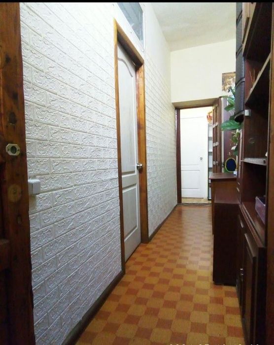 Сдам комнату длительно.  Центр города.