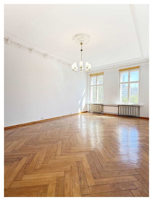 104m 3.65wys w Kamienicy, Oryginalne Podłogi Sztukaterie Okna | Centrum