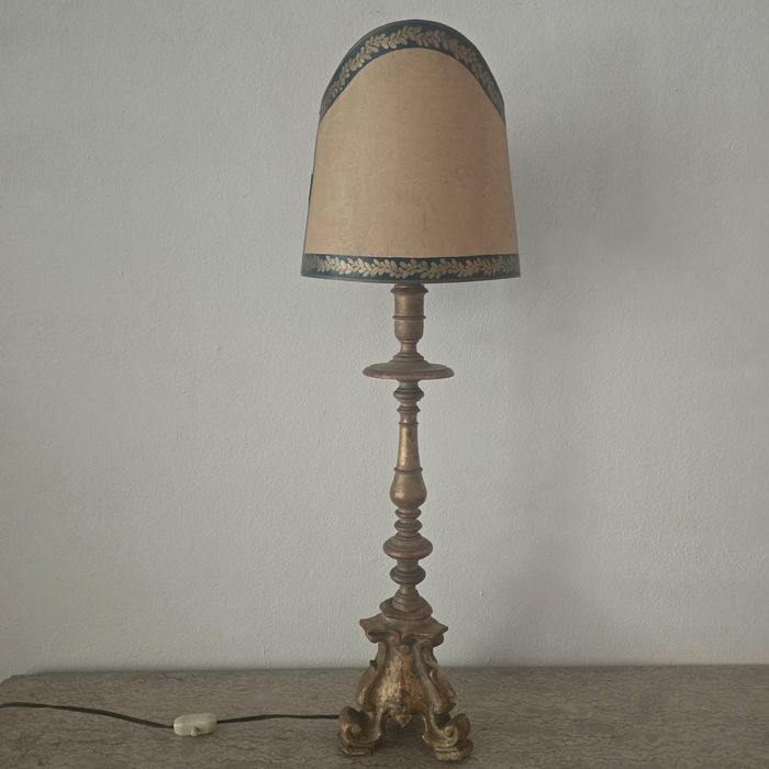 • Candeeiro Tocheiro de Mesa Vintage Dourado com Abajur Oval