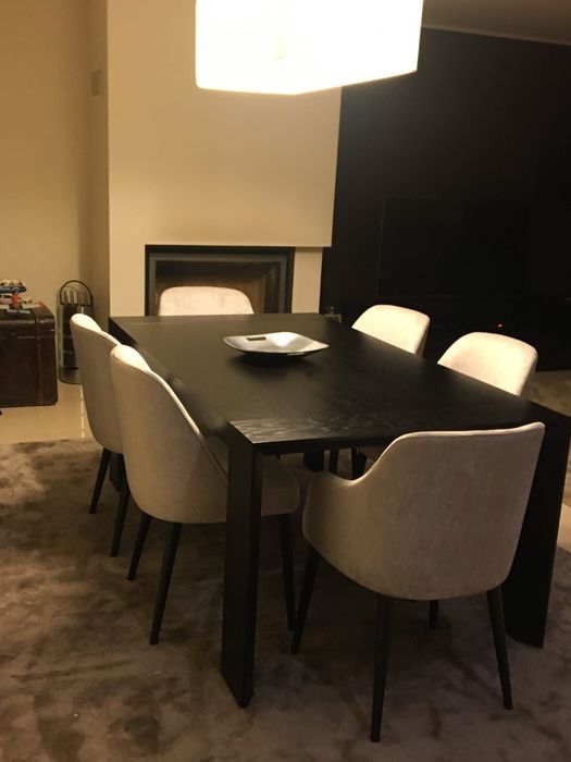 Mesa e móvel sala jantar