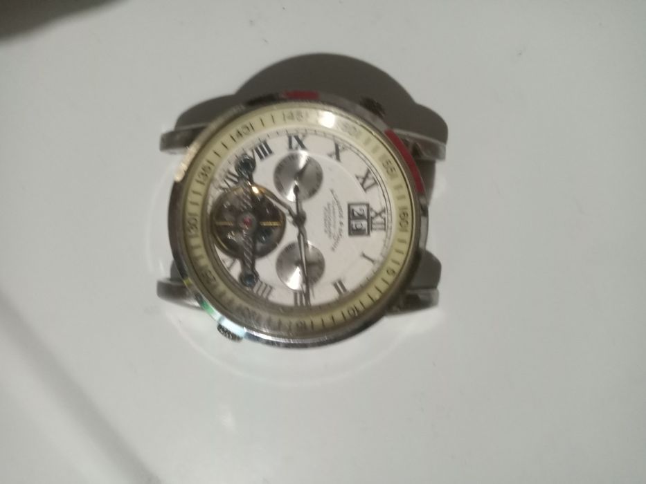 Годинники всі працюють