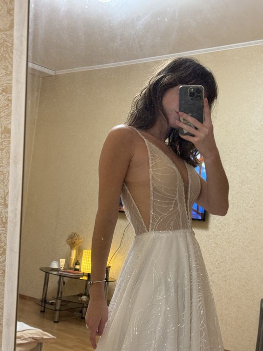 Весільна сукня в ідеальному стані