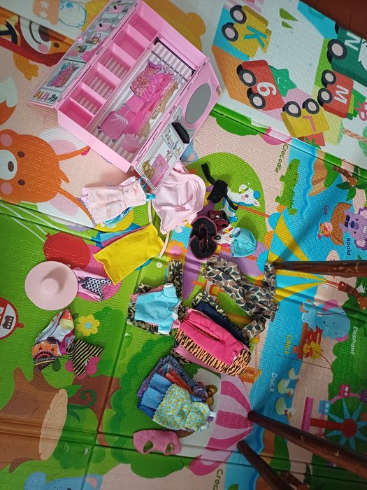 Продам ляльковий будиночок