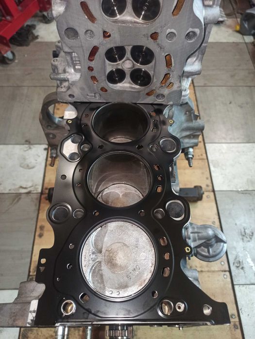 Двигатель двигун Suzuki 1.6 M16A після ремонту