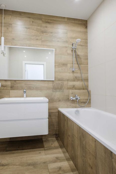 Продаю будинок 182 кв.м. з ремонтом та виходом на озеро, КМ Міжріччя