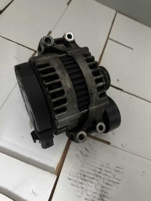 Bmw E88 E87 E81 E82 Alternator