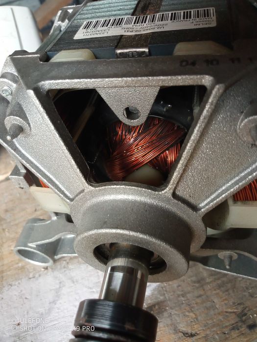 sprzedam silnik do pralki   pfd  1266   300w. 230v