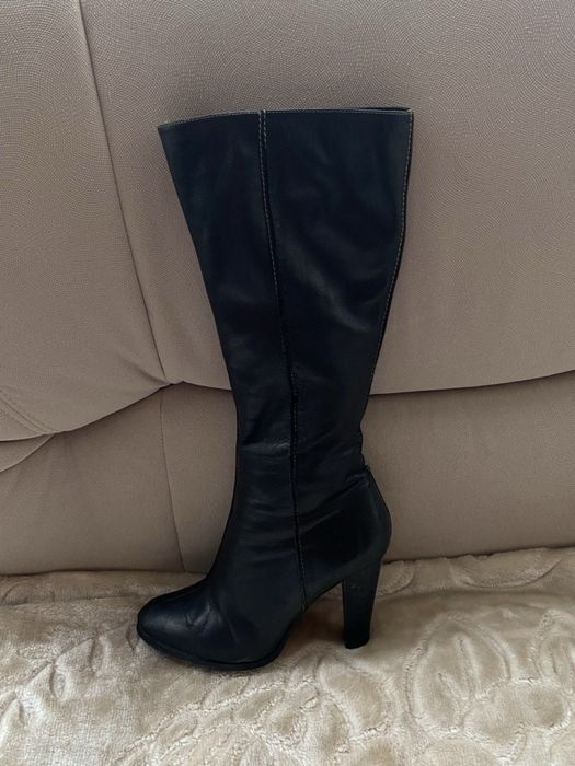 Зимові чоботи на каблуку