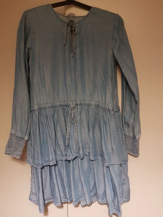 Sukienka Diverse. Jeansowa. Z długim rękawem.