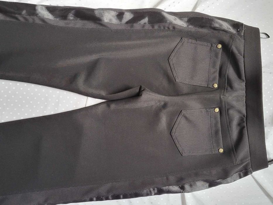 Czarne spodnie z lampasami 38 40