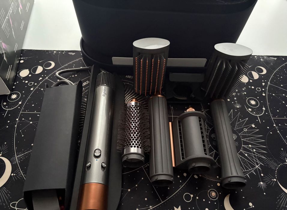 Dyson airwrap Стайлер , відмінний стан , повний комплект