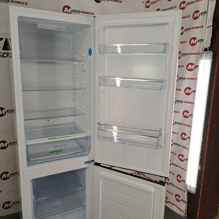 Lodówka Amica KGCL 387 150 S [12m-cy gwar] E/176cm wys/262litry/39dB