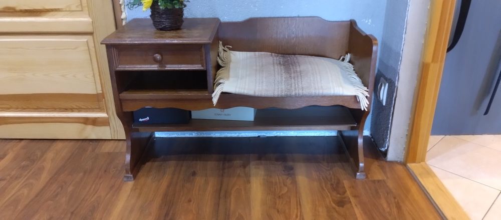 Telefoniera siedzisko do przedpokoju