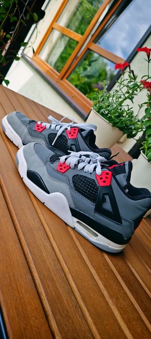 Buty 37,5 Air Jordan 4 Retro „Infrared”