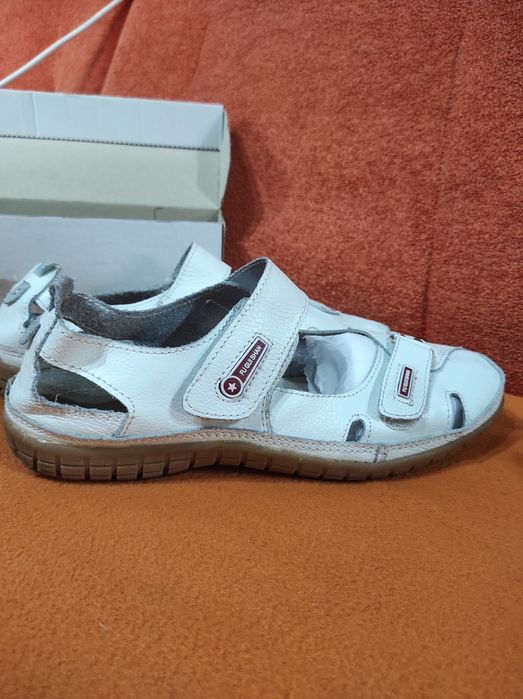 Шкіряні босоніжки - 26 см. стєлька