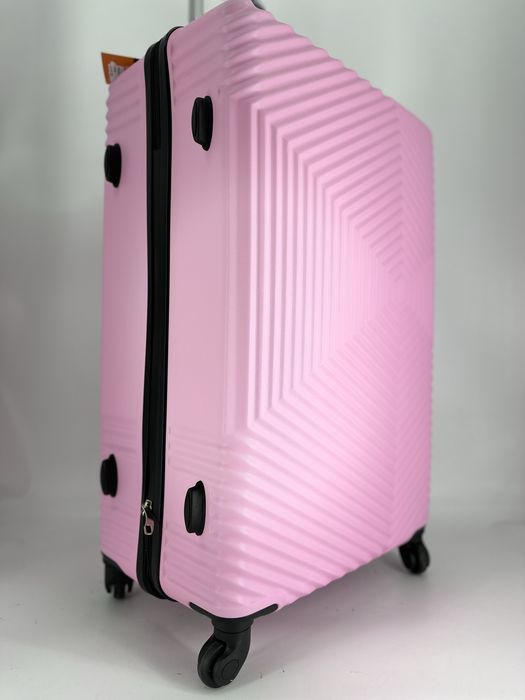 Nowa duża walizka podróżna