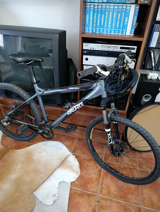 Bicicleta Berg trail rock 4.0. BTT