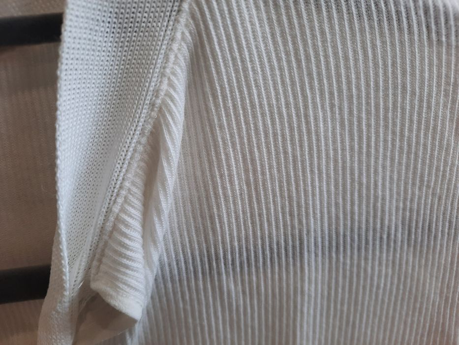 Camisola branca canelada da Mango