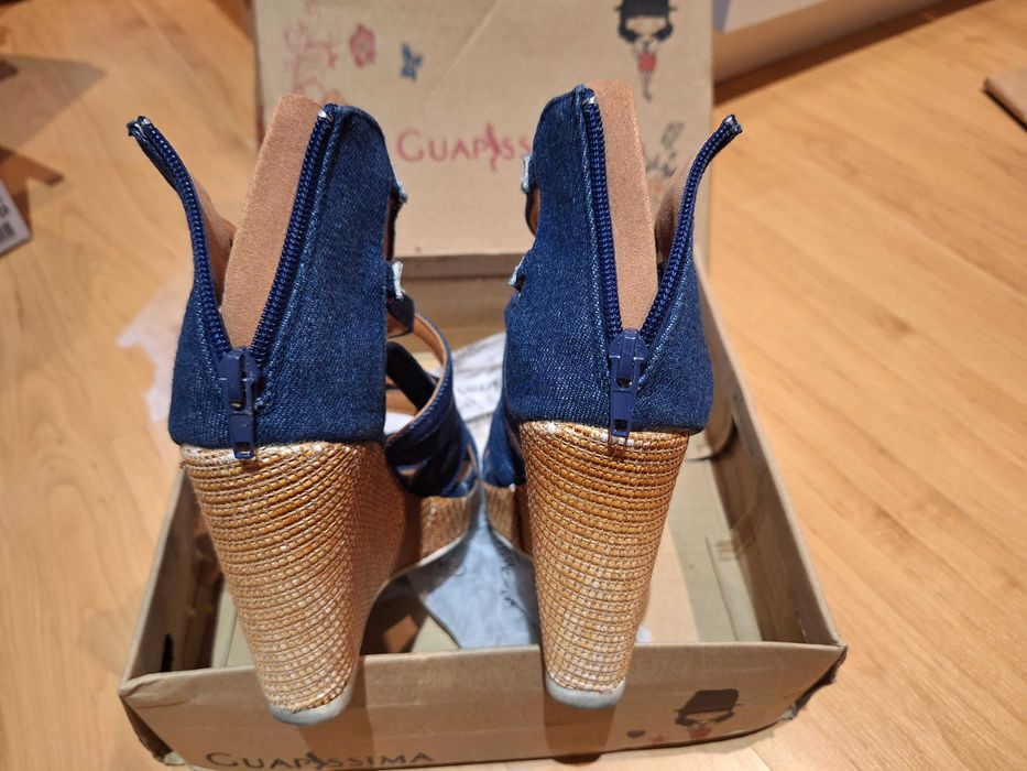 Sapatos cunha mulher n. 38