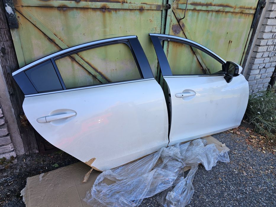 Drzwi prawy Tył przód Mazda 6 III Biała perła