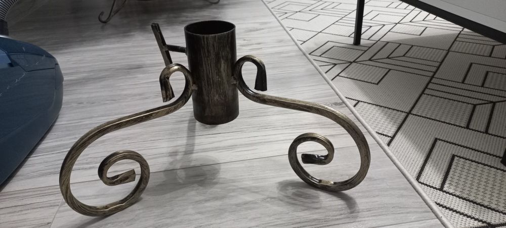 Metalowy stojak na choinkę