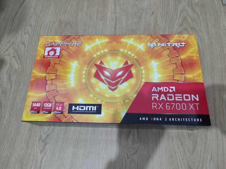 Radeon Sapphire nitro + RX 6700 XT 12GB