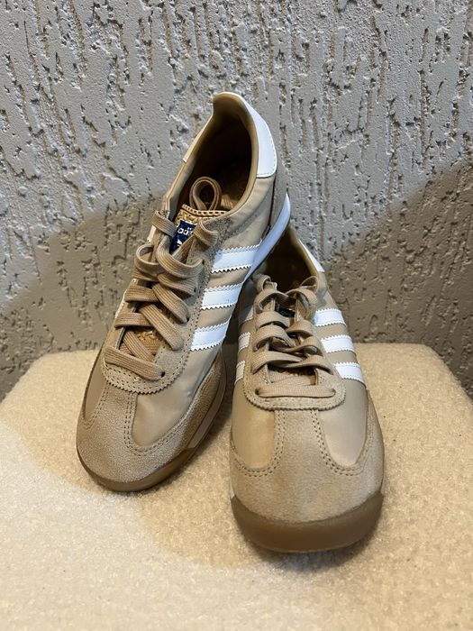 Кросівки adidas SL72OGW (розмір 39)