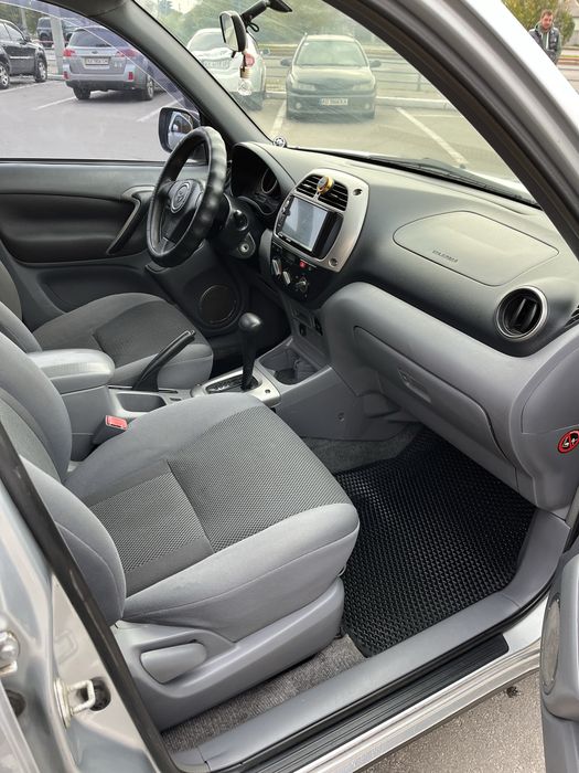 Продам  Toyota RAV4