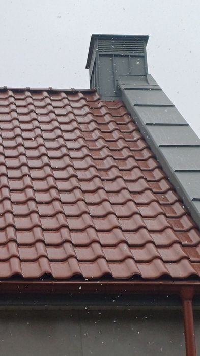 Okna dachowe montaż wymiana naprawa kominy  Dekarz