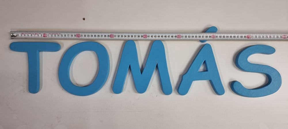 Letras em madeira pintadas (Tomás)