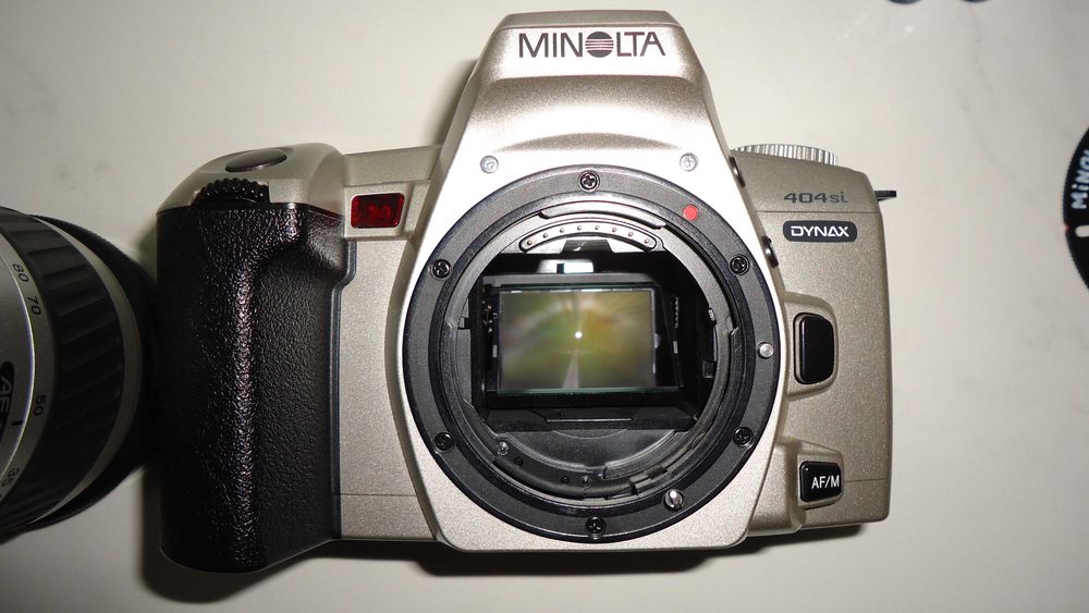 Плёночный фотоаппарат Minolta 404si Dynax