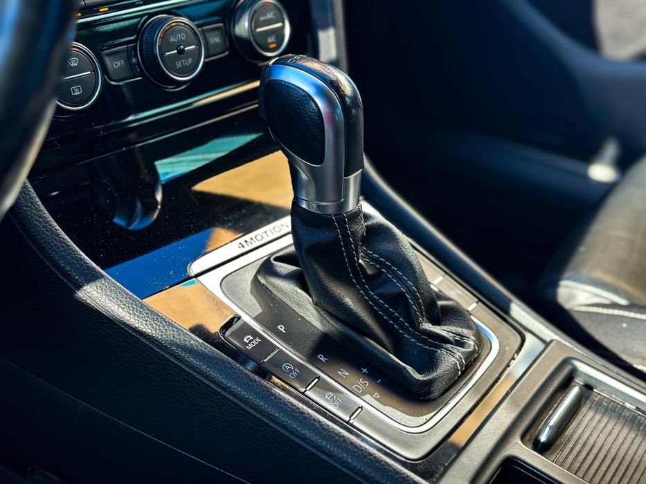 VW Golf 7R - Lapiz Blue Metallic