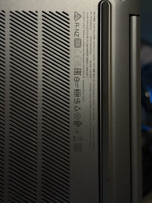 Lenovo ideapad pro 5 16aph ryzen 7 7840hs rtx 4050 16rad ddr6 2.5k 120hz 16