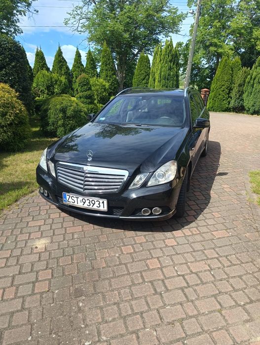 Mercedes W212 2.2 Diesel. Automat .Mozliwa zamiana na auto 9 osobowe