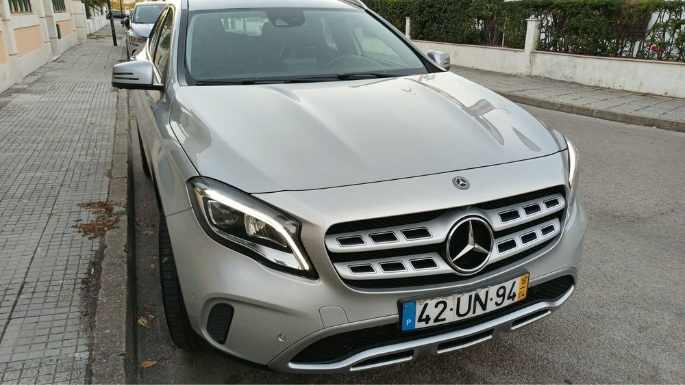 Mercedes-Benz GLA 180d — photo 2