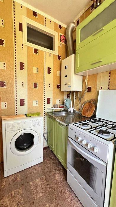 Продам 2-х кімнатну квартиру