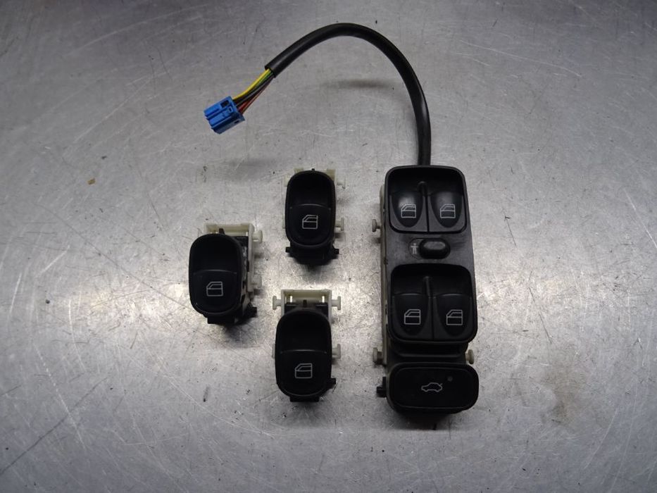 MERCEDES W203 KOMBI 00-03 2.0B PRZEŁĄCZNIKI SZYB PRZÓD TYŁ KOMPLET