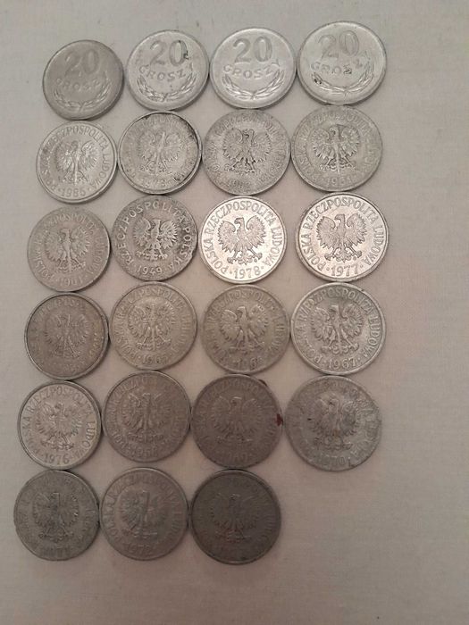 Sprzedam zbiór 23 monet 20gr. każdy w innym roczniku PRL