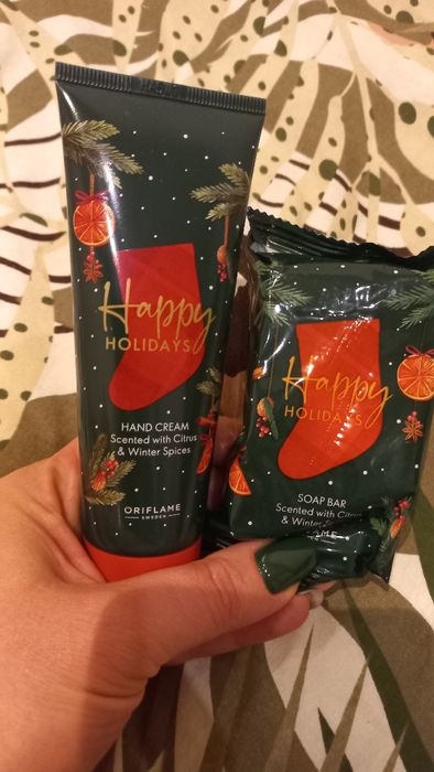 Zestaw prezentowy oriflame świąteczny happy holidays