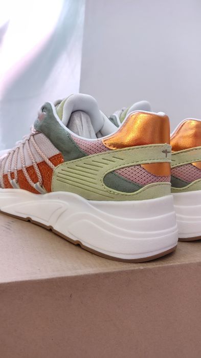 Tamaris skórzane Sneakersy rozmiar 39
