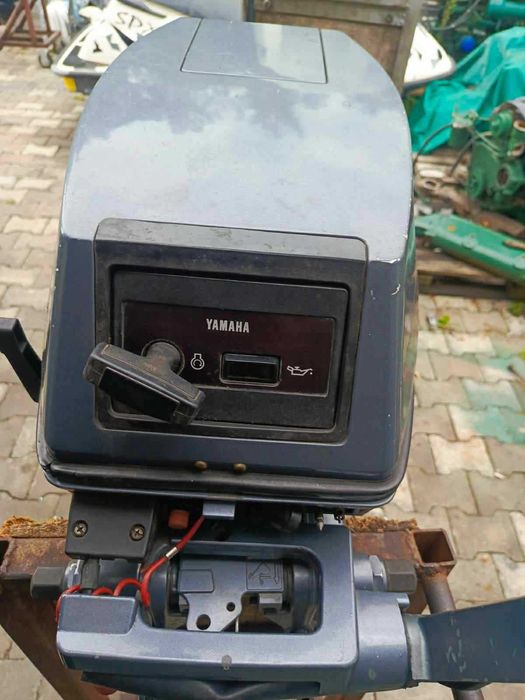 Silnik zaburtowy Yamaha 8 koni stopa L