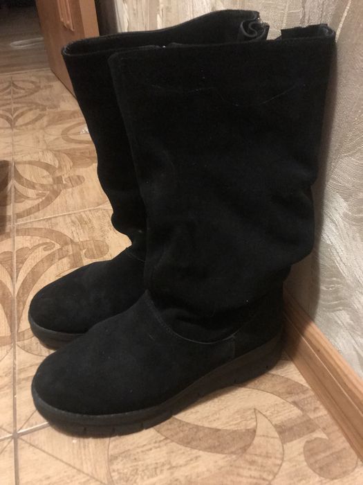Чоботи зима жіночі 40 р в гарному стані