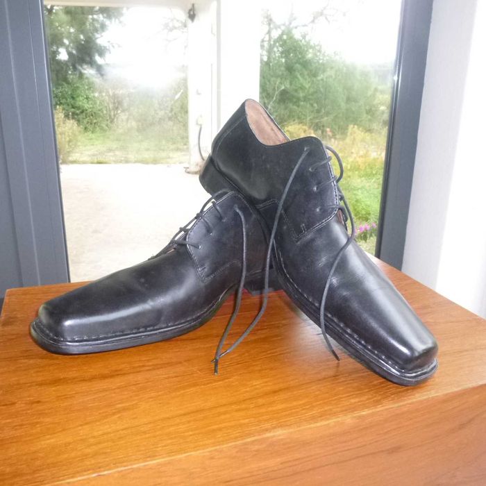 Sapato homens marca bugatti, completo em pele. NOVO 46