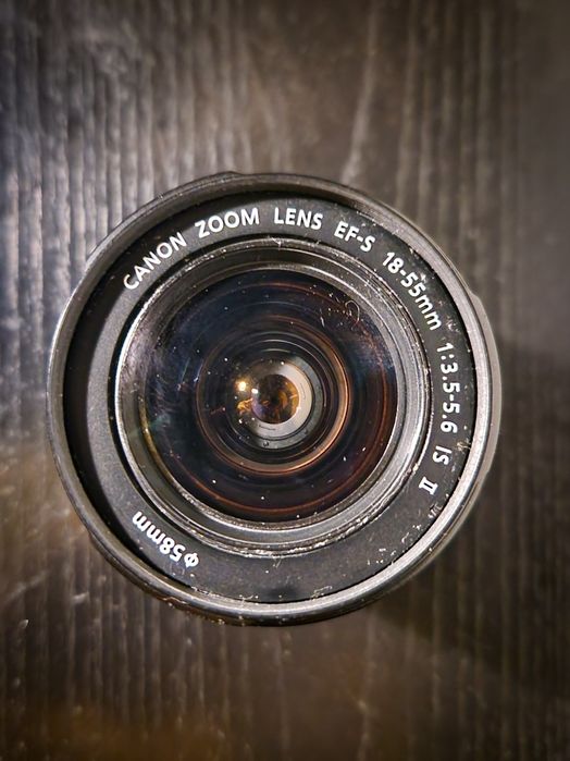 Canon Ef-S 18-55mm F/4-5.6