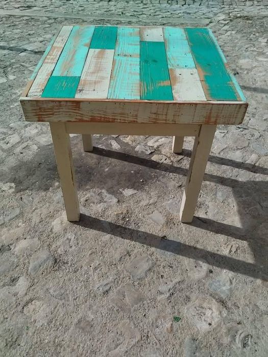 Mesa de apoio em madeira