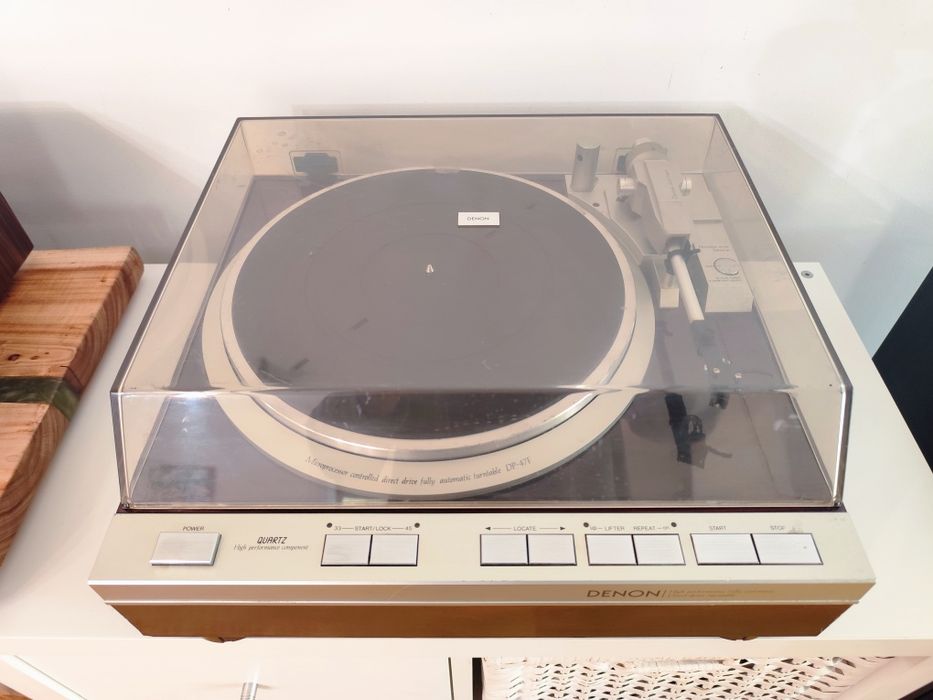 Denon DP 47F Gira-Discos