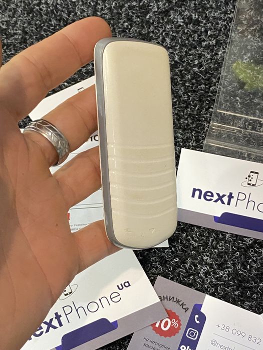 кнопочний телефон SAMSUNG E1080