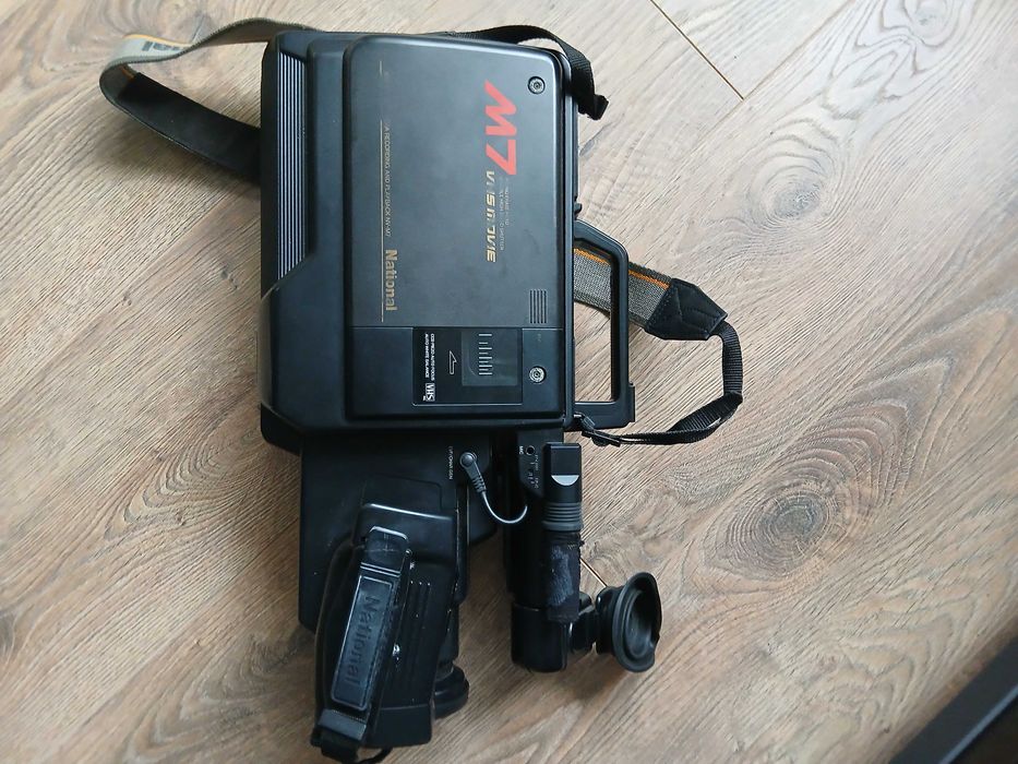 Відеокамера Panasonic M7.