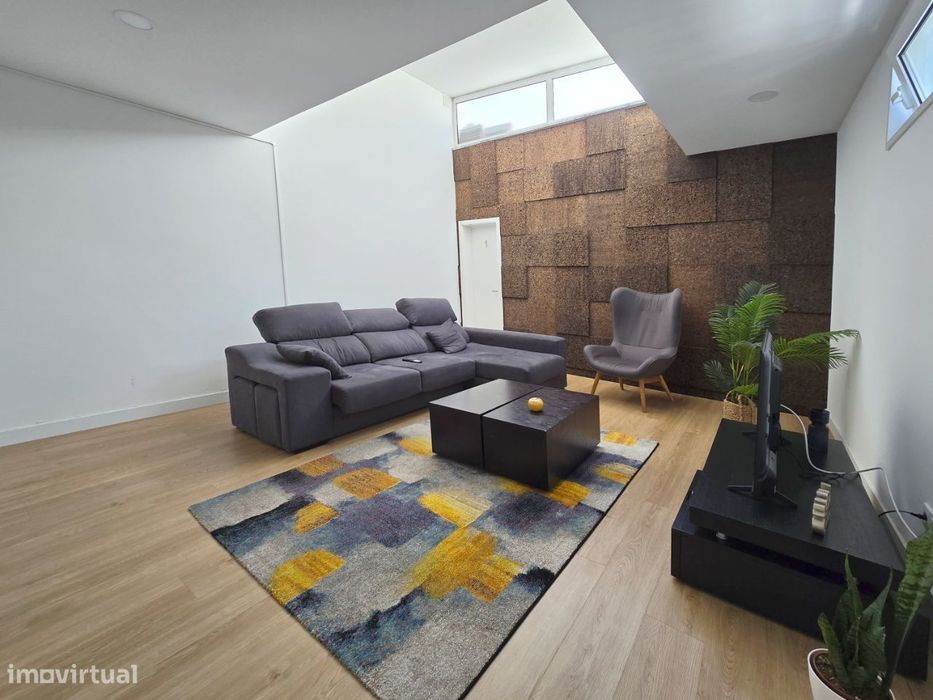 Moradia T7 totalmente remodelada, localizada em Aradas, Aveiro