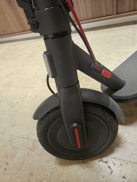 Trotinete Elétrica XIAOMI MI Electric 4 (Autonomia: 35km)